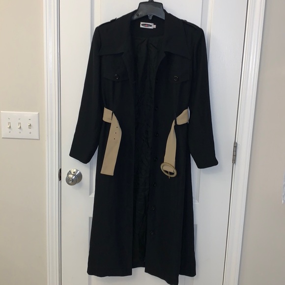 Light and Lined Textured Coat / Dress - Picture 8 of 17